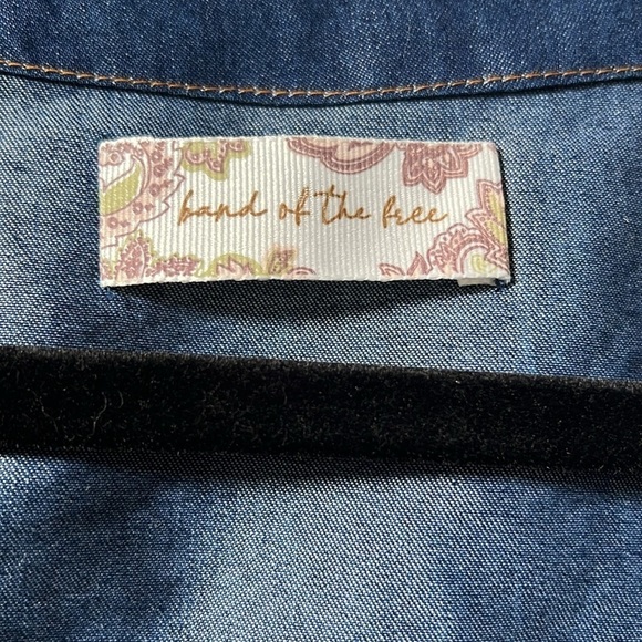 Band of the Free Indigo Denim Chambray Wrap Crop‎ Top - Size Small Sample Sale - Picture 2 of 6